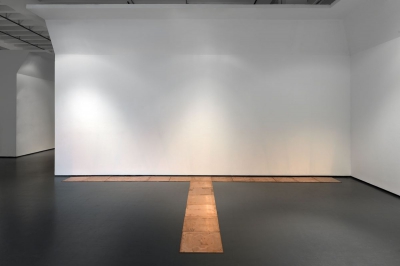 <br>Carl Andre, "13 Copper Triode", 1975 - Photograph © Attilio Maranzano